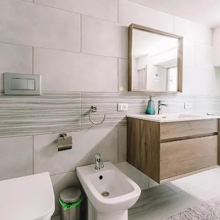 Zenzero E Limone * カリアリ